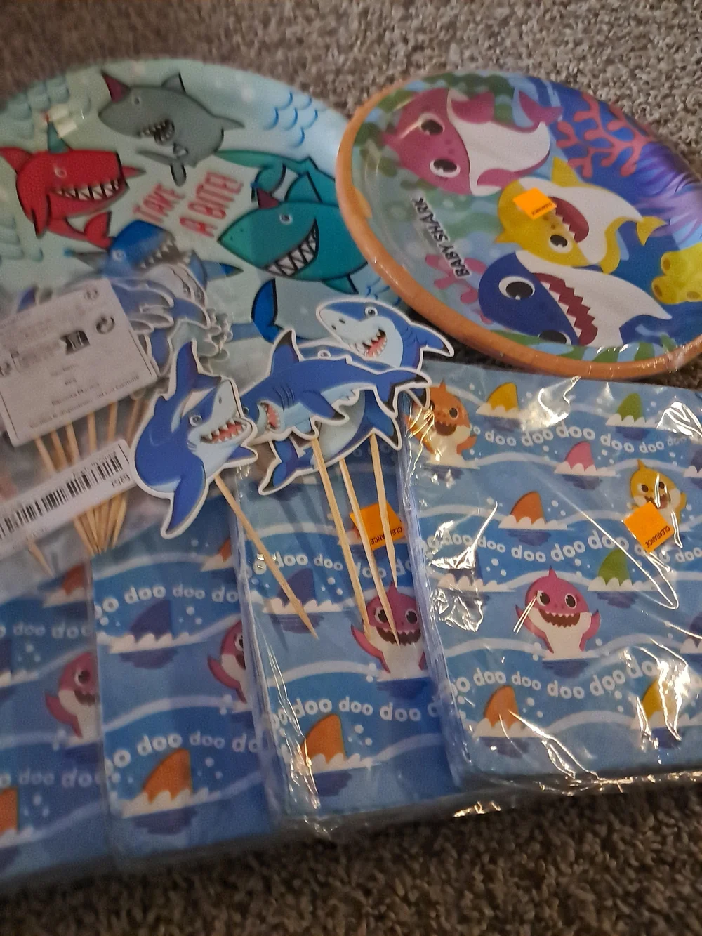 Baby Shark Blue Disposable Party Plates & Napkins Set - Kids Tableware